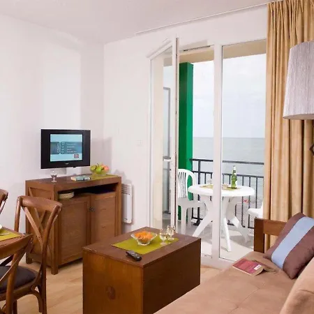Comfortably Furnished With A Balcony Or Terrace With Sea View *