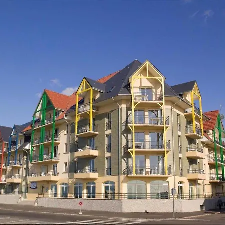 Comfortably Furnished With A Balcony Or Terrace With Sea View Cayeux-sur-Mer